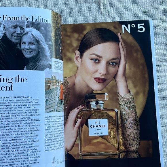 Vogue Aug 2021 Fashion magazine Dr Jill - Picture 8 of 8